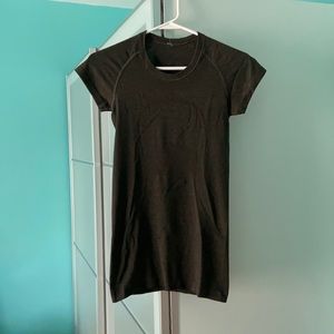 Lululemon swiftly tech short sleeve
